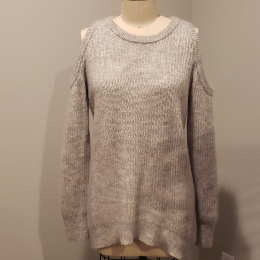 Wool-Blend Peekaboo Sweater in Pearl Heather